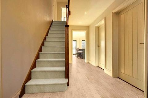 4 bedroom detached house to rent, Lewes Road, Haywards Heath, West Sussex, RH17