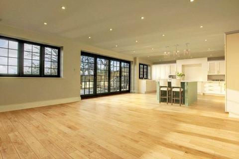 4 bedroom detached house to rent, Lewes Road, Haywards Heath, West Sussex, RH17