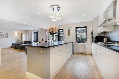 5 bedroom detached house for sale, Southborough Road, Bromley BR1