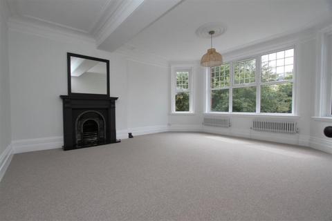 2 bedroom flat to rent, Silverdale Road, Old Town