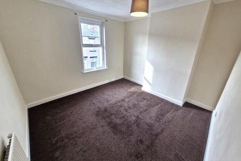2 bedroom terraced house to rent, Anderson Street, Blackpool, FY1