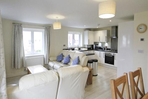 2 bedroom flat to rent, Kilnwood Close Faygate, Horsham RH12