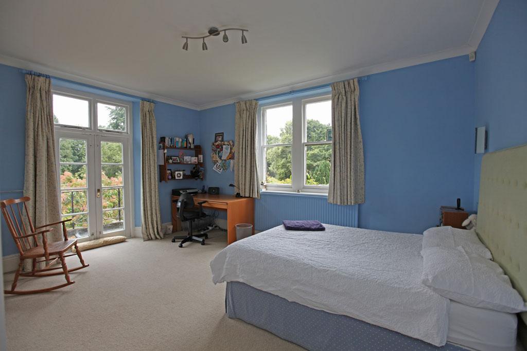 Guest bedroom