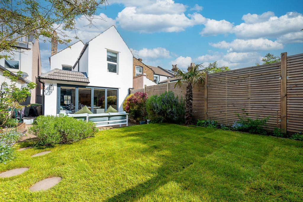 Clarence Crescent, Sidcup DA14 3 bed detached house for sale £700,000