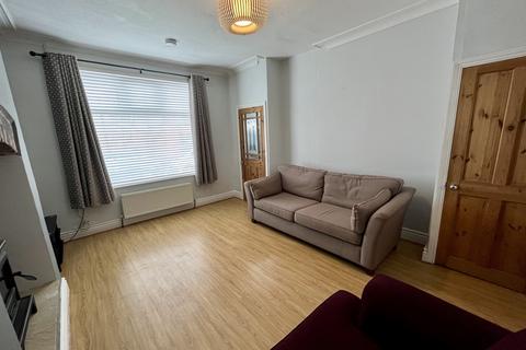 2 bedroom terraced house to rent, Pine Road, Todmorden, OL14