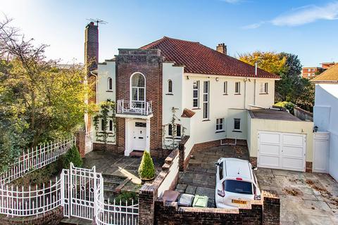 3 bedroom character property for sale, 7 Selwyn Road, Eastbourne, BN21