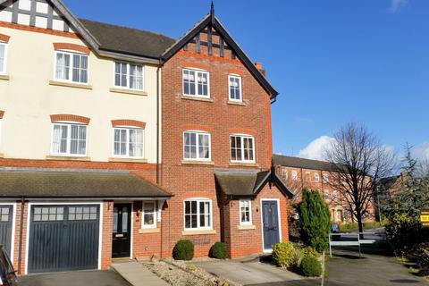 4 bedroom townhouse to rent, Deane Court, Stapeley, CW5