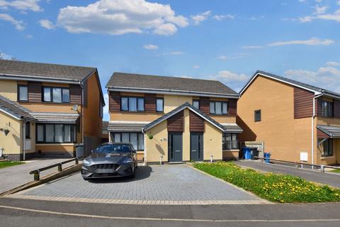 Halton Brook Avenue, Runcorn