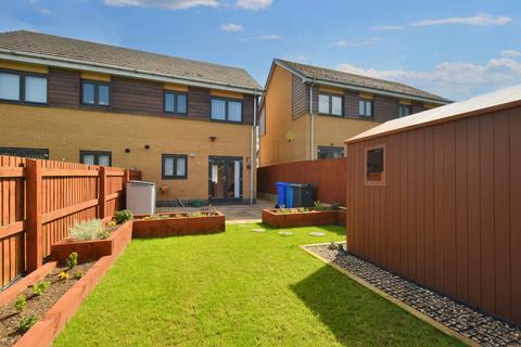 2 bedroom semi-detached house for sale, Halton Brook Avenue, Runcorn