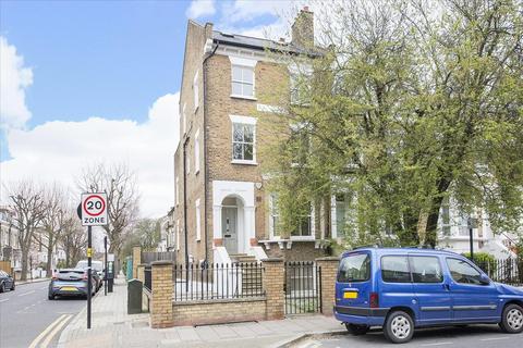 3 bedroom flat to rent, Dulwich Road, Herne Hill, London, SE24