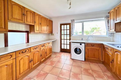 3 bedroom detached bungalow to rent, Colemere Gardens, Highcliffe, Dorset. BH23 5AS