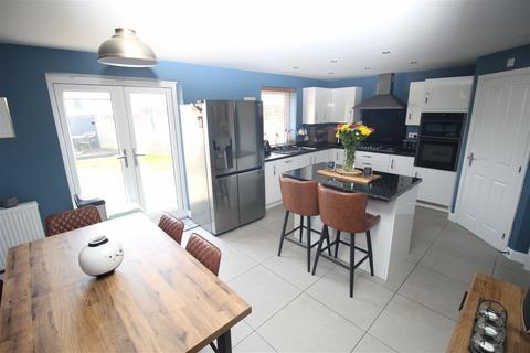 4 bedroom detached house for sale, Outcrop Road, Plymouth PL9