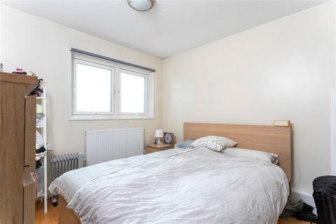 23c Petticoat Tower, London, E1 7EF