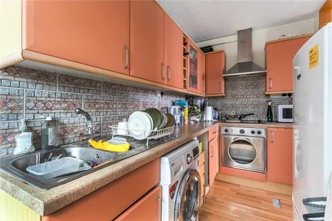 23c Petticoat Tower, London, E1 7EF