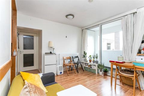 23c Petticoat Tower, London, E1 7EF