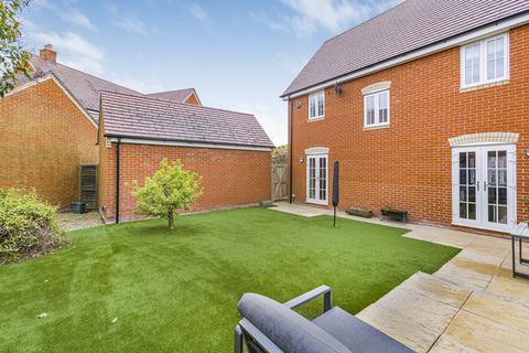 33 Badgers Drive, Wantage, OX12 9WJ
