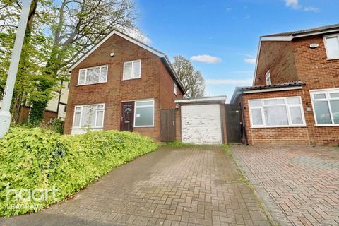 3 bedroom detached house for sale, High Street, Luton