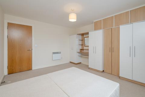 1 bedroom flat for sale, 1 Bedroom Apartment property in Bolton Town Centre - Tenant In Situ Paying £625 PCM