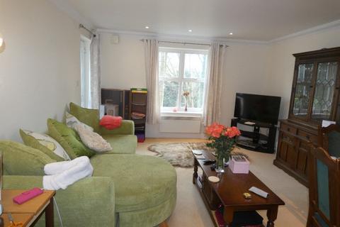 2 bedroom flat to rent, Russell Road, Basingstoke RG21