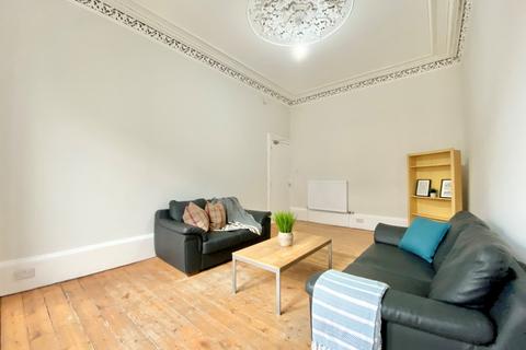 3 bedroom flat to rent, Derby Street, Glasgow G3