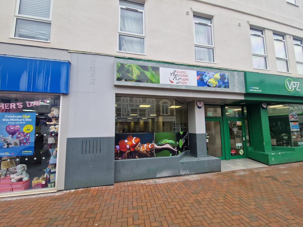 Unit A, 5759 High Street, Gosport... Retail property (high street) to