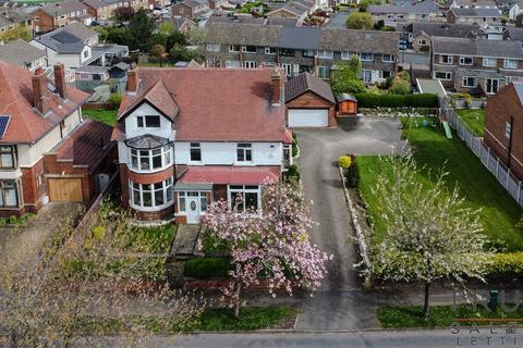 6 bedroom detached house for sale, Daisy Road, Brighouse