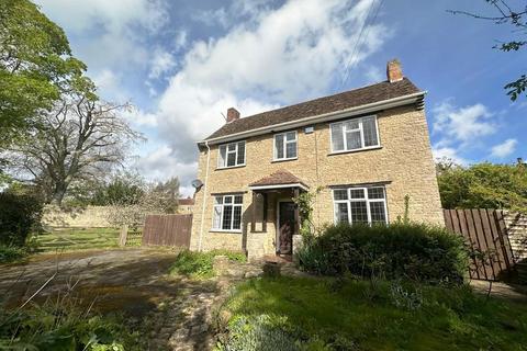 3 bedroom detached house to rent, High Street, Odell, MK43