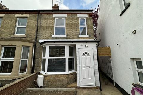 3 bedroom terraced house to rent, Huntly Grove, Peterborough, PE1