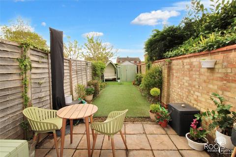 3 Tomlin Close, Thatcham, RG19 3XY