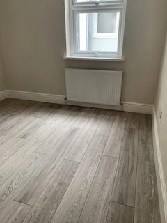 2 bedroom flat to rent, Wortley Road, London E6