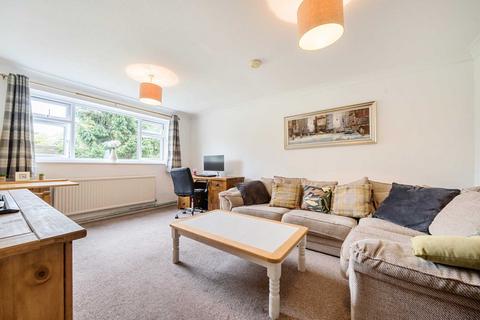 2 bedroom apartment for sale, Elizabeth Court, Wokingham RG41