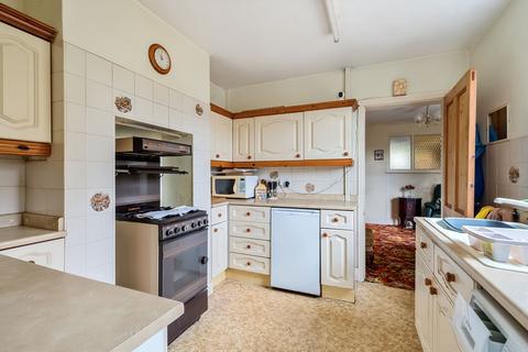 3 Chapel Road, Warlingham, CR6 9LH