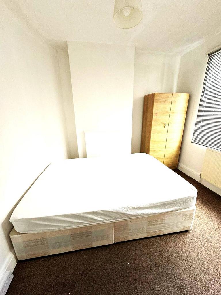 Double rooms are available in Kingsbury