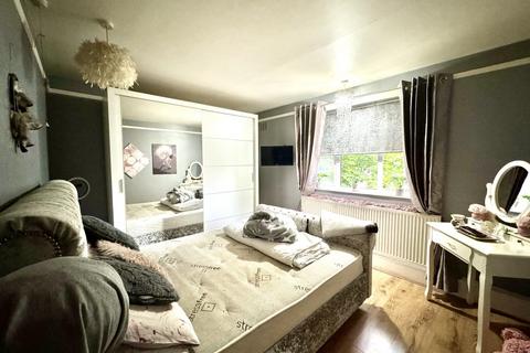 3 bedroom flat to rent, West Drayton, Middlesex UB7