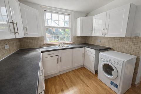 1 bedroom flat to rent, 1/2 Bedroom Flat To Let - HP11