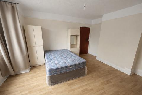 1 bedroom flat to rent, 1/2 Bedroom Flat To Let - HP11