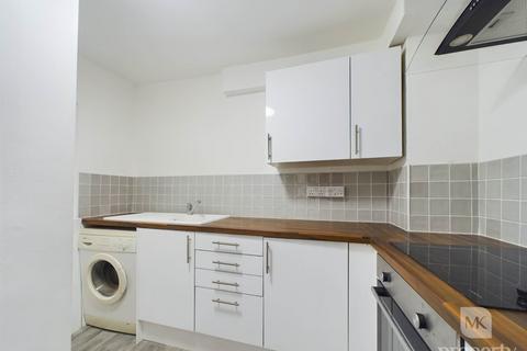 2 bedroom apartment for sale, St. Johns Terrace, Newport Pagnell MK16