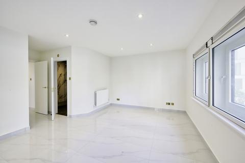 3 bedroom ground floor flat to rent, Warren House, Beckford Close , Kensington, London, W14
