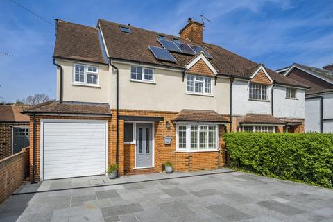 66 Connaught Road, Brookwood, Woking, GU24 0HF
