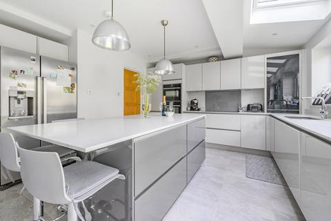 66 Connaught Road, Brookwood, Woking, GU24 0HF