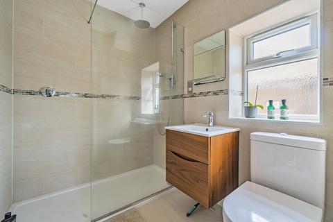 66 Connaught Road, Brookwood, Woking, GU24 0HF