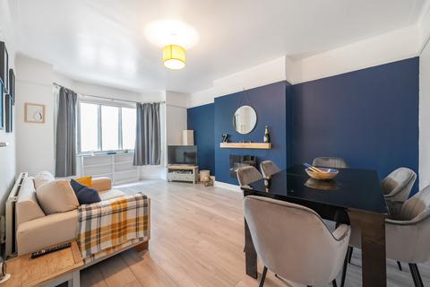 2 bedroom flat to rent, Streatham High Road London
