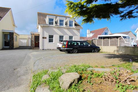 4 bedroom property for sale, Route de la Croix au Bailiff, St Andrew's, Guernsey, GY6