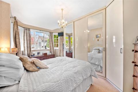 25 Bramley Close, Chertsey, KT16 8HJ