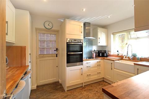 4 bedroom link detached house for sale, Thornhill, Leigh-on-Sea, Essex, SS9