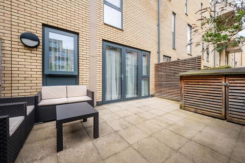 15 Bermuda Way, London, E1 4GB