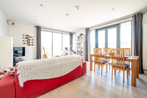 2 bedroom flat for sale, Paxton House, Highams Park, London, E4