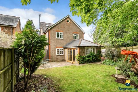 Hops Cottage Barnett Lane, Wonersh, Guildford, GU5 0RZ