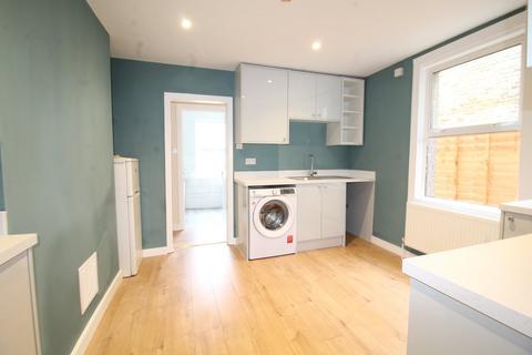 1 bedroom maisonette to rent, Harrington Road, London, SE25