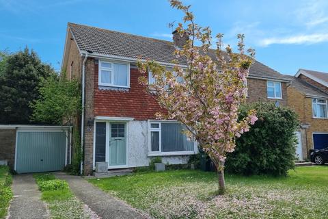 3 bedroom semi-detached house to rent, Winchester Drive Chichester PO19